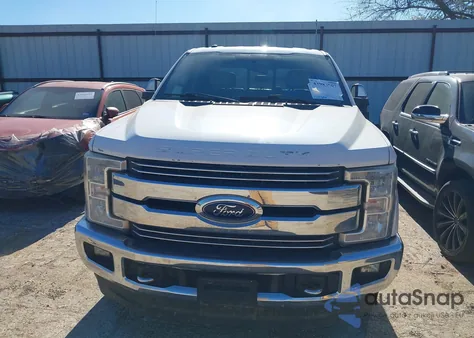 2017 Ford F-250 Lariat z USA, uszkodzony, nr VIN 1FT7W2BTXHEE63410